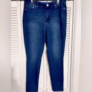 Ladies Seven7 jeggings, size 16. Brooks knit Denim legging.